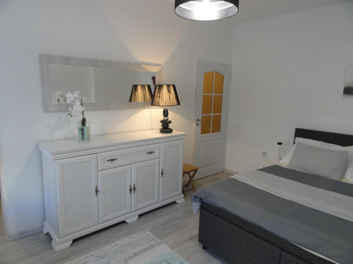 Apartman Sluka Jilemnice Buitenkant foto