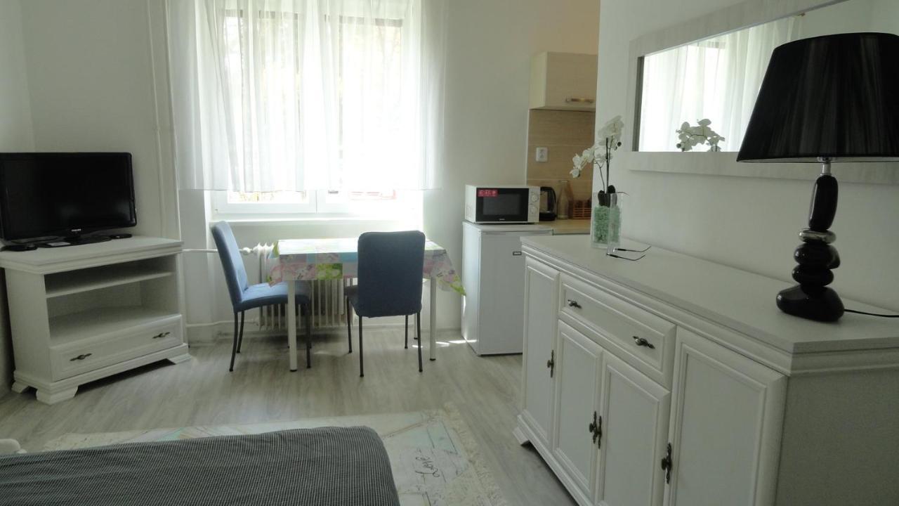 Apartman Sluka Jilemnice Buitenkant foto